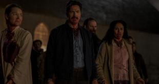 MIDNIGHT MASS (L to R) SAMANTHA SLOYAN as BEV KEANE, MICHAEL TRUCCO as WADE SCARBOROUGH and CRYSTAL BALINT as DOLLY SCARBOROUGH in episode 107 of MIDNIGHT MASS Cr. EIKE SCHROTER/NETFLIX © 2021