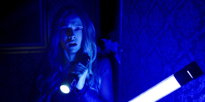 ‘LIGHTS OUT’ (2016): Spotlighting A Modern Horror Hit